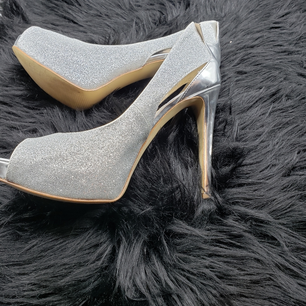 Guess Platform Heels - Picture 4 of 5